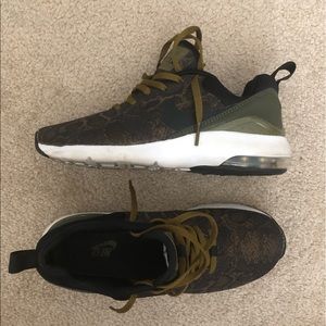 Nike Air Max Siren: Olive/Black Snakeskin Print